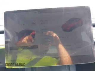 2024 Tesla Model Y Long Range z VIN 7SAYGDEEXRA236065, wystawiony jako IAAI lot #41834658 z przebiegiem 20 313 mil mil oraz . Historia ofert i sprzedaży dostępna na DreamBid. Obrazek 19.