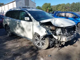 2017 Nissan Pathfinder SV with VIN 5N1DR2MM6HC696479, listed as a IAAI auction lot 41340074 with 117,754 mi miles. Bid and sale history available at carsss.com. Image 1.
