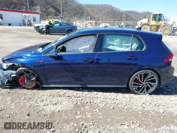 2024 Volkswagen GTI Autobahn с VIN WVWVA7CDXRW148094, выставлен на аукционе IAAI как лот 41918984 с пробегом 9 313 миль миль и . История ставок и продаж доступна на DreamBid. Изображение 15.