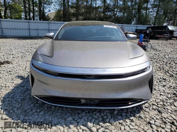 2023 Lucid Air Grand Touring z VIN 50EA1GBA9PA003155, wystawiony jako Copart lot #55441165 z przebiegiem 6 078 mil mil oraz Szkoda całkowita • Salvage title. Historia ofert i sprzedaży dostępna na DreamBid. Obrazek 5.