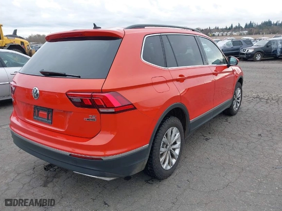2018 Volkswagen Tiguan SEL with VIN 3VV2B7AX2JM006115, listed as a IAAI auction lot 41758870 with 87,286 mi miles. Bid and sale history available at carsss.com. Image 4.