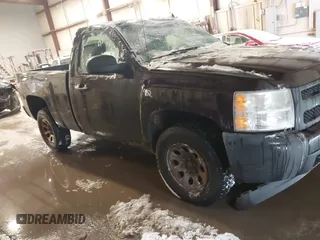 2008 Chevrolet Silverado 1500 Work Truck with VIN 1GCEK14C08Z135724, listed as a IAAI auction lot 41250972 with 86,942 mi miles. Bid and sale history available at carsss.com. Image 13.