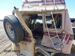 1988 Ford Econoline Cargo z VIN 1FDGS24H0JHC21214, wystawiony jako IAAI lot #39650228 z przebiegiem 55 106 mil mil oraz . Historia ofert i sprzedaży dostępna na DreamBid. Obrazek 6.