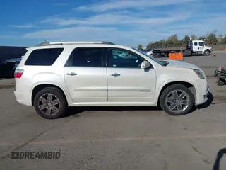 2011 GMC Acadia Denali z VIN 1GKKRTED0BJ334817, wystawiony jako IAAI lot #40957886 z przebiegiem 186 093 mil mil oraz . Historia ofert i sprzedaży dostępna na DreamBid. Obrazek 13.