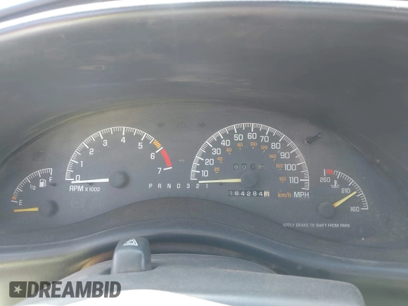 2000 Pontiac Grand Prix SE with VIN 1G2WJ52K3YF262773, listed as a IAAI auction lot 42031719 with 164,284 mi miles. Bid and sale history available at carsss.com. Image 7.