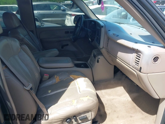 2001 Chevrolet Silverado 1500 LS with VIN 2GCEC19T311143952, listed as a IAAI auction lot 42053727 with 299,273 mi miles and . Bid and sale history available at DreamBid. Image 5.