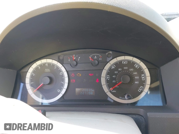 2008 Ford Escape XLS z VIN 1FMCU02Z58KE21611, wystawiony jako IAAI lot #42268488 z przebiegiem 227 198 mil mil oraz . Historia ofert i sprzedaży dostępna na DreamBid. Obrazek 7.