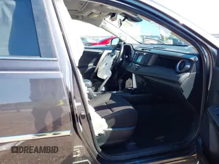 2018 Toyota RAV4 XLE z VIN JTMWFREV1JJ197662, wystawiony jako IAAI lot #42167382 z przebiegiem 64 826 mil mil oraz . Historia ofert i sprzedaży dostępna na DreamBid. Obrazek 5.