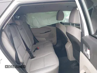 2019 Hyundai Tucson SE with VIN KM8J23A48KU026984, listed as a IAAI auction lot 41767118 with 72,647 mi miles. Bid and sale history available at carsss.com. Image 8.