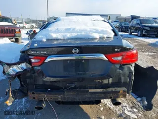 2018 Nissan Maxima SL with VIN 1N4AA6APXJC381054, listed as a IAAI auction lot 41400329 with 276,678 mi miles. Bid and sale history available at carsss.com. Image 16.