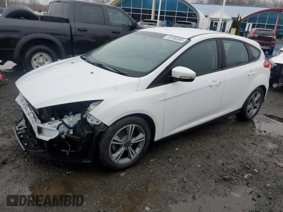 2016 Ford Focus SE with VIN 1FADP3KEXGL303972, listed as a Copart auction lot 49106385 with 33,919 mi miles and Salvage Title. Bid and sale history available at carsss.com. Image 1.