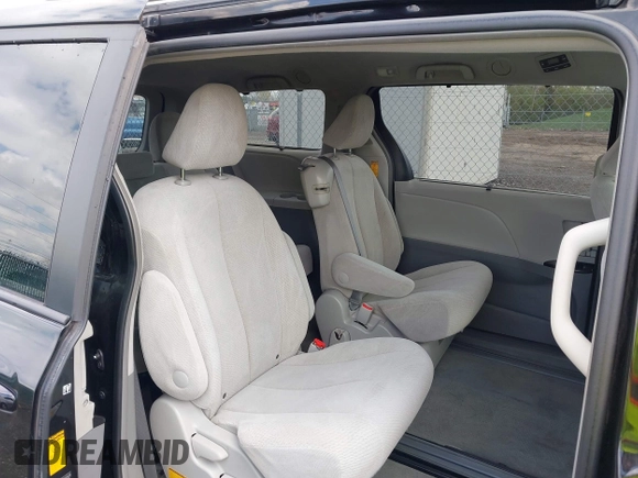 2013 Toyota Sienna LE AAS with VIN 5TDKK3DC8DS401419, listed as a IAAI auction lot 42007146 with 182,651 mi miles. Bid and sale history available at carsss.com. Image 8.