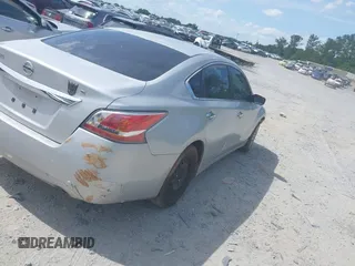 2015 Nissan Altima S z VIN 1N4AL3AP7FN323150, wystawiony jako IAAI lot #39502279 z przebiegiem Nie podano mil oraz . Historia ofert i sprzedaży dostępna na DreamBid. Obrazek 4.