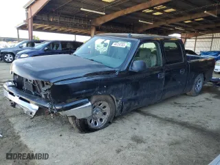 2006 Chevrolet Silverado 1500 LT1 with VIN 2GCEC13T261223050, listed as a Copart auction lot 44724155 with 332,620 mi miles and Salvage Title. Bid and sale history available at carsss.com. Image 1.