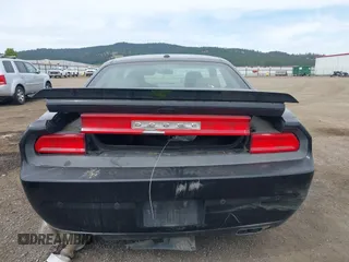 2013 Dodge Challenger R/T z VIN 2C3CDYBT8DH524607, wystawiony jako IAAI lot #42224993 z przebiegiem Nie podano mil oraz . Historia ofert i sprzedaży dostępna na DreamBid. Obrazek 17.