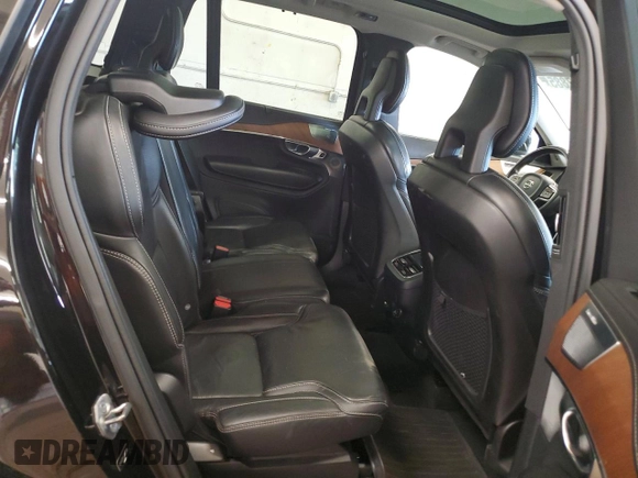 2018 Volvo XC90 Inscription z VIN YV4A22PLXJ1332708, wystawiony jako Copart lot #61257885 z przebiegiem 195 075 mil mil oraz Czysty tytuł • Clean title. Historia ofert i sprzedaży dostępna na DreamBid. Obrazek 11.