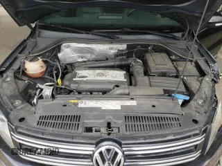 2015 Volkswagen Tiguan R-Line with VIN WVGAV7AX3FW064500, listed as a Copart auction lot 54745215 with 103,406 mi miles and Salvage Title. Bid and sale history available at DreamBid. Image 12.