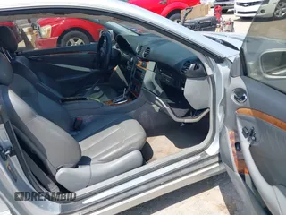 2007 Mercedes-Benz CLK 3.5L with VIN WDBTJ56H27F218970, listed as a IAAI auction lot 42054097 with 124,906 mi miles. Bid and sale history available at carsss.com. Image 5.