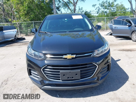 2019 Chevrolet Trax LS with VIN 3GNCJKSBXKL164776, listed as a IAAI auction lot 42064236 with 117,111 mi miles. Bid and sale history available at carsss.com. Image 12.