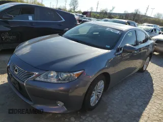 2013 Lexus ES 4dr Sdn with VIN JTHBK1GG7D2042413, listed as a Copart auction lot 48329604 with 117,833 mi miles and Clean Title. Bid and sale history available at carsss.com. Image 1.