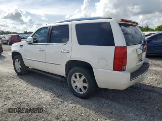 2008 Cadillac Escalade z VIN 1GYEC63818R223070, wystawiony jako Copart lot #60826455 z przebiegiem Nie podano mil oraz Czysty tytuł • Clean title. Historia ofert i sprzedaży dostępna na DreamBid. Obrazek 2.
