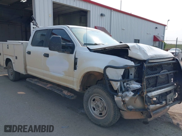2021 Ford F-250 XL z VIN 1FT7W2B62MED60339, wystawiony jako IAAI lot #42294873 z przebiegiem 42 922 mil mil oraz . Historia ofert i sprzedaży dostępna na DreamBid. Obrazek 1.