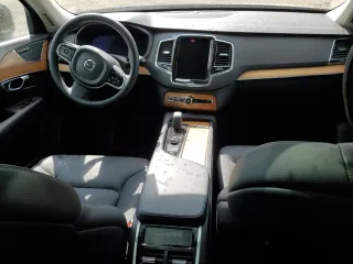 2024 Volvo XC90 Plus Bright Theme z VIN YV4062PE9R1145506, wystawiony jako Copart lot #55670495 z przebiegiem 18 734 mil mil oraz Szkoda całkowita • Salvage title. Historia ofert i sprzedaży dostępna na DreamBid. Obrazek 8.