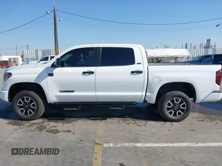 2018 Toyota Tundra 2WD SR5 with VIN 5TFEM5F11JX128585, listed as a IAAI auction lot 41965169 with 83,149 mi miles. Bid and sale history available at carsss.com. Image 14.
