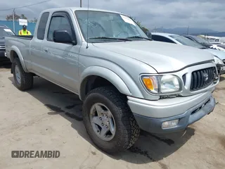2002 Toyota Tacoma PreRunner z VIN 5TESN92N42Z034159, wystawiony jako IAAI lot #42054820 z przebiegiem 136 329 mil mil oraz . Historia ofert i sprzedaży dostępna na DreamBid. Obrazek 1.
