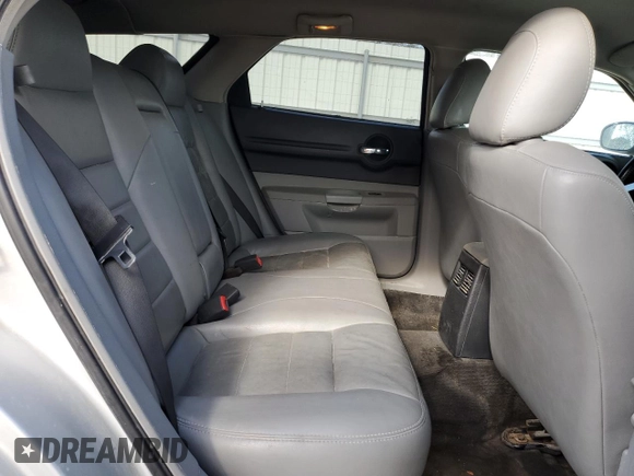 2006 Dodge Magnum R/T z VIN 2D4GV572X6H126376, wystawiony jako Copart lot #49714425 z przebiegiem 59 028 mil mil oraz Tytuł czysty. Historia ofert i sprzedaży dostępna na DreamBid. Obrazek 10.