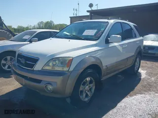 2006 Kia Sorento LX with VIN KNDJC733365574162, listed as a IAAI auction lot 42023261 with 255,338 mi miles. Bid and sale history available at carsss.com. Image 2.