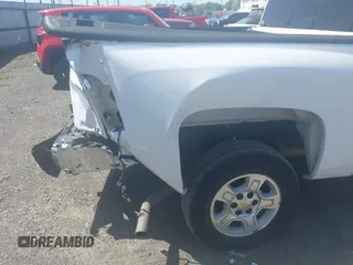 2009 Chevrolet Silverado 1500 LT with VIN 3GCEC23039G118833, listed as a IAAI auction lot 42018681 with 212,044 mi miles. Bid and sale history available at carsss.com. Image 18.