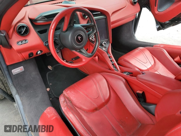 2022 McLaren 720S z VIN SBM14FCA4NW006444, wystawiony jako Copart lot #45854525 z przebiegiem Nie podano mil oraz Szkody całkowita. Historia ofert i sprzedaży dostępna na DreamBid. Obrazek 8.