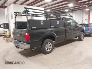 2015 Ford F-250 XLT z VIN 1FT7X2B63FED10680, wystawiony jako IAAI lot #41503254 z przebiegiem 261 634 mil mil oraz . Historia ofert i sprzedaży dostępna na DreamBid. Obrazek 4.