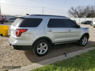 2019 Ford Explorer XLT with VIN 1FM5K7DH7KGA08207, listed as a Copart auction lot 48581985 with 141,474 mi miles and Salvage Title. Bid and sale history available at carsss.com. Image 3.
