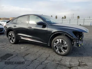 2022 Audi e-tron Sportback S line Premium z VIN WA11AAGE8NB022696, wystawiony jako Copart lot #86595464 z przebiegiem 36 024 mil mil oraz Szkoda całkowita • Salvage title. Historia ofert i sprzedaży dostępna na DreamBid. Obrazek 4.