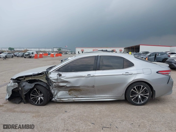 2018 Toyota Camry LE with VIN 4T1B11HK2JU079694, listed as a IAAI auction lot 41930753 with 171,984 mi miles. Bid and sale history available at carsss.com. Image 14.