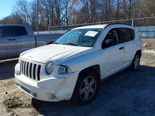 2007 Jeep Compass Sport with VIN 1J8FT47W37D416252, listed as a IAAI auction lot 41640700 with 358,129 mi miles. Bid and sale history available at carsss.com. Image 2.