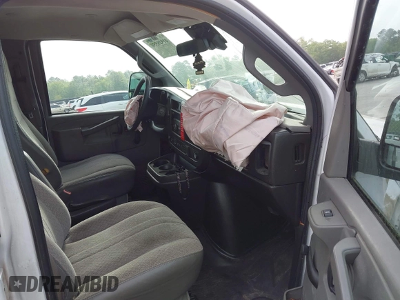 2019 Chevrolet Express Cargo Van with VIN 1GCWGAFP7K1370861, listed as a IAAI auction lot 41929550 with 148,539 mi miles. Bid and sale history available at carsss.com. Image 5.