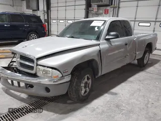 2000 Dodge Dakota Sport with VIN 1B7GL22N8YS723458, listed as a IAAI auction lot 41783869 with 143,561 mi miles and . Bid and sale history available at carsss.com. Image 17.