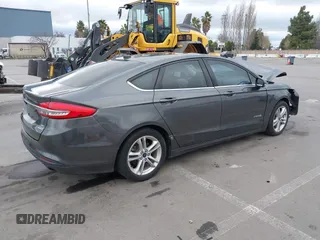 2018 Ford Fusion SE z VIN 3FA6P0LU8JR195096, wystawiony jako IAAI lot #41494088 z przebiegiem 114 007 mil mil oraz . Historia ofert i sprzedaży dostępna na DreamBid. Obrazek 4.
