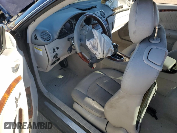 2005 Mercedes-Benz CLK 320 z VIN WDBTJ65J25F129259, wystawiony jako Copart lot #83461304 z przebiegiem Nie podano mil oraz Szkoda całkowita • Salvage title. Historia ofert i sprzedaży dostępna na DreamBid. Obrazek 8.