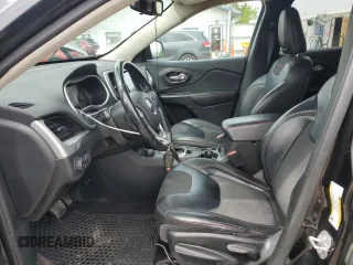 2017 Jeep Cherokee Trailhawk z VIN 1C4PJMBS2HW546180, wystawiony jako Copart lot #55274225 z przebiegiem 116 351 mil mil oraz Szkoda całkowita • Salvage title. Historia ofert i sprzedaży dostępna na DreamBid. Obrazek 7.