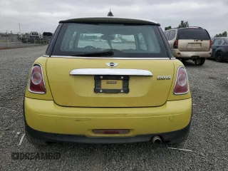 2011 MINI Hardtop with VIN WMWSU3C58BTX96968, listed as a Copart auction lot 62560915 with 88,616 mi miles and Salvage title. Bid and sale history available at DreamBid. Image 6.