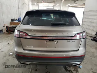 2020 Lincoln Nautilus Reserve z VIN 2LMPJ8K93LBL02777, wystawiony jako Copart lot #59559575 z przebiegiem Nie podano mil oraz Szkoda całkowita • Salvage title. Historia ofert i sprzedaży dostępna na DreamBid. Obrazek 6.
