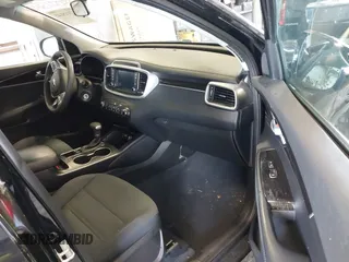 2020 Kia Sorento LX z VIN 5XYPG4A36LG644112, wystawiony jako IAAI lot #42115141 z przebiegiem 101 170 mil mil oraz . Historia ofert i sprzedaży dostępna na DreamBid. Obrazek 5.