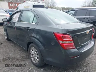 2018 Chevrolet Sonic LT z VIN 1G1JD5SG9J4123931, wystawiony jako IAAI lot #42066158 z przebiegiem 94 959 mil mil oraz . Historia ofert i sprzedaży dostępna na DreamBid. Obrazek 3.