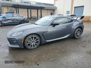 2022 Toyota 86 z VIN JF1ZNBC17N8751796, wystawiony jako Copart lot #45206905 z przebiegiem 34 996 mil mil oraz Czysty tytuł • Clean title. Historia ofert i sprzedaży dostępna na DreamBid. Obrazek 1.