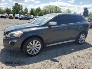 2013 Volvo XC60 T6 z VIN YV4902DZ6D2377757, wystawiony jako Copart lot #57625765 z przebiegiem 63 957 mil mil oraz Szkoda całkowita • Salvage title. Historia ofert i sprzedaży dostępna na DreamBid. Obrazek 1.