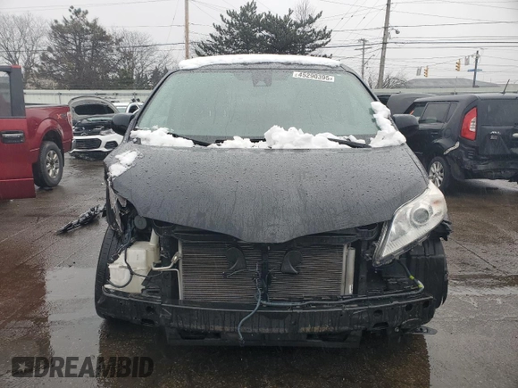 2019 Toyota Sienna L with VIN 5TDZZ3DC3KS993948, listed as a Copart auction lot 45290395 with 226,883 mi miles and Salvage Title. Bid and sale history available at carsss.com. Image 5.